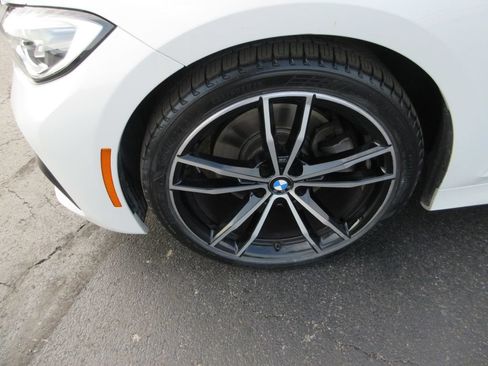 Used 2019 BMW 330i xDrive Sedan w/ M Sport Package AWD/4WD image 13