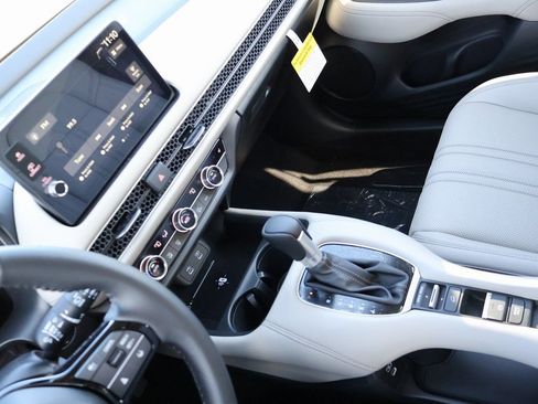 New 2026 Honda HR-V EX-L image 18