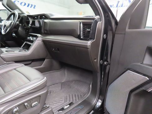 Used 2025 GMC Sierra 2500 AT4X w/ AT4X AEV Edition image 35