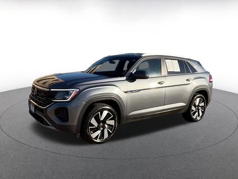 Used 2025 Volkswagen Atlas Cross Sport SE image 8