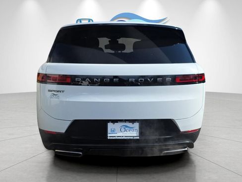 Used 2024 Land Rover Range Rover Sport SE image 4