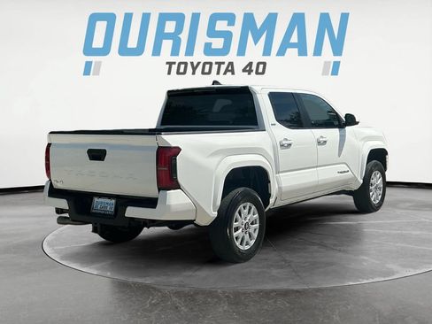 Certified 2024 Toyota Tacoma SR5 AWD/4WD image 8