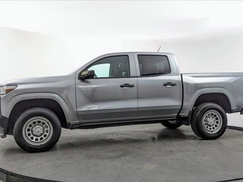Used 2023 Chevrolet Colorado W/T RWD image 3