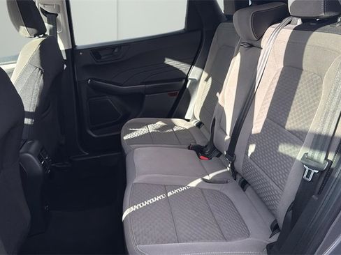 Used 2022 Ford Escape SE w/ SE Sport Appearance Package image 12