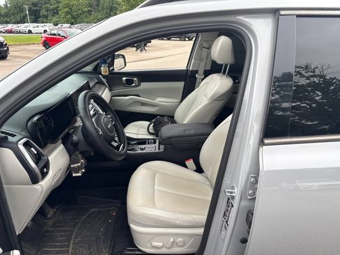 Used 2022 Kia Sorento S w/ Panoramic Sunroof Package AWD/4WD image 4