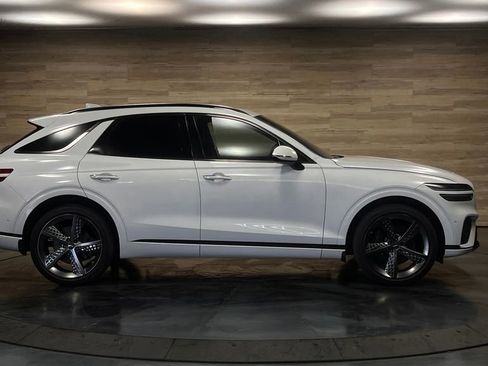 Used 2023 Genesis GV70 3.5T Sport w/ Sport Prestige Package AWD/4WD image 21