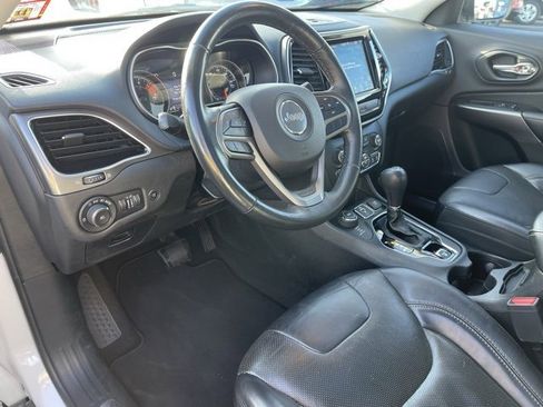 Used 2019 Jeep Cherokee Limited image 7