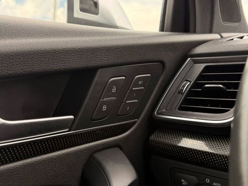Used 2018 Audi SQ5 Prestige AWD/4WD image 29