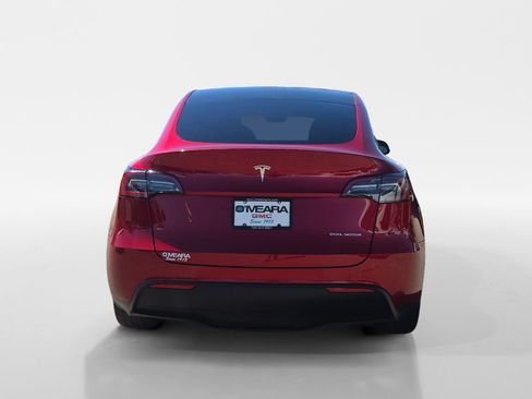 Used 2024 Tesla Model Y Long Range AWD/4WD image 4
