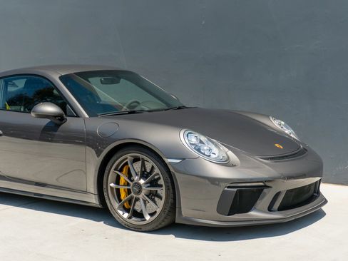 Used 2018 Porsche 911 GT3 RWD image 38