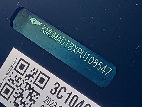 Used 2023 Genesis GV70 2.5T w/ Sport Prestige Package image 39