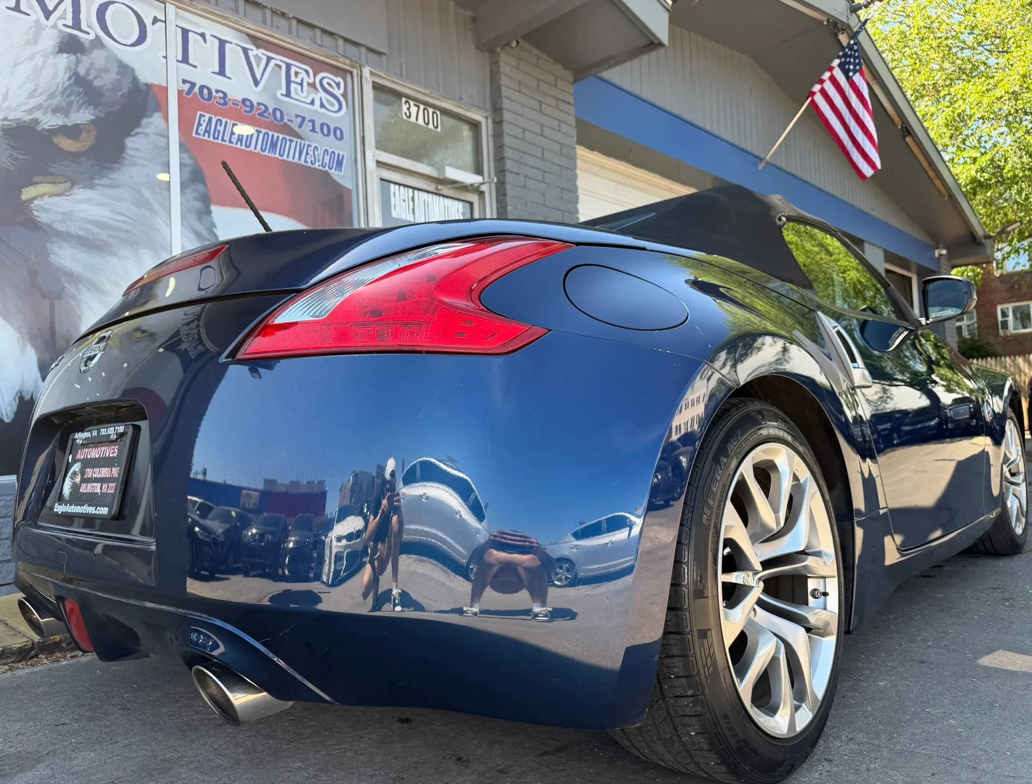 Used 2013 Nissan 370Z Touring RWD image 3