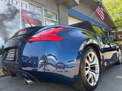Used 2013 Nissan 370Z Touring image 3