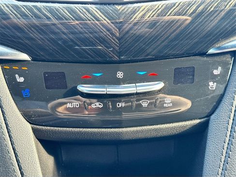 Used 2023 Cadillac XT6 Premium Luxury w/ Technology Package image 17