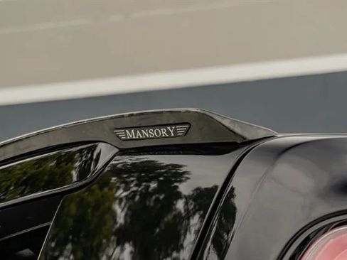 Used 2024 Rolls-Royce Phantom Sedan image 40