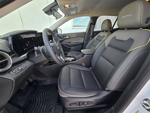 Used 2025 Chevrolet Trax ACTIV w/ Driver Confidence Package image 9