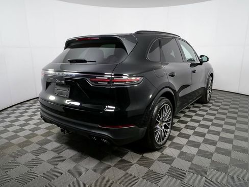 Used 2022 Porsche Cayenne image 31