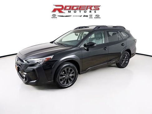 Used 2023 Subaru Outback Onyx Edition AWD/4WD image 3
