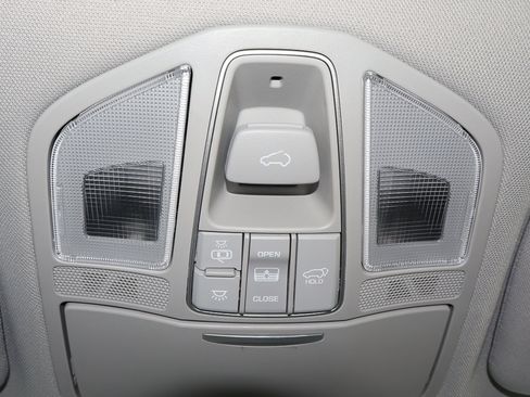 Used 2018 Hyundai Santa Fe Sport w/ 2.0T Ultimate Tech Package 05 image 31