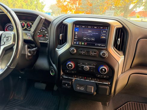 Used 2020 Chevrolet Silverado 1500 LT w/ All-Star Edition image 16
