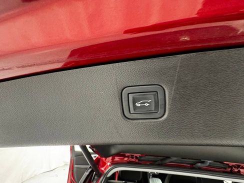 Used 2024 Chevrolet Blazer LT w/ Convenience Package AWD/4WD image 16
