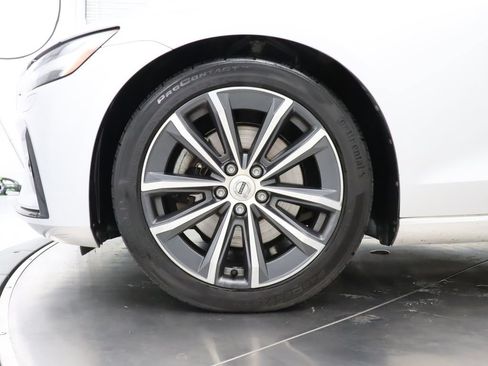 Used 2022 Volvo S60 B5 Momentum w/ Premium Package AWD/4WD image 42