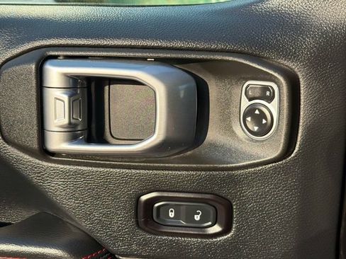 Used 2018 Jeep Wrangler Unlimited Rubicon AWD/4WD image 18