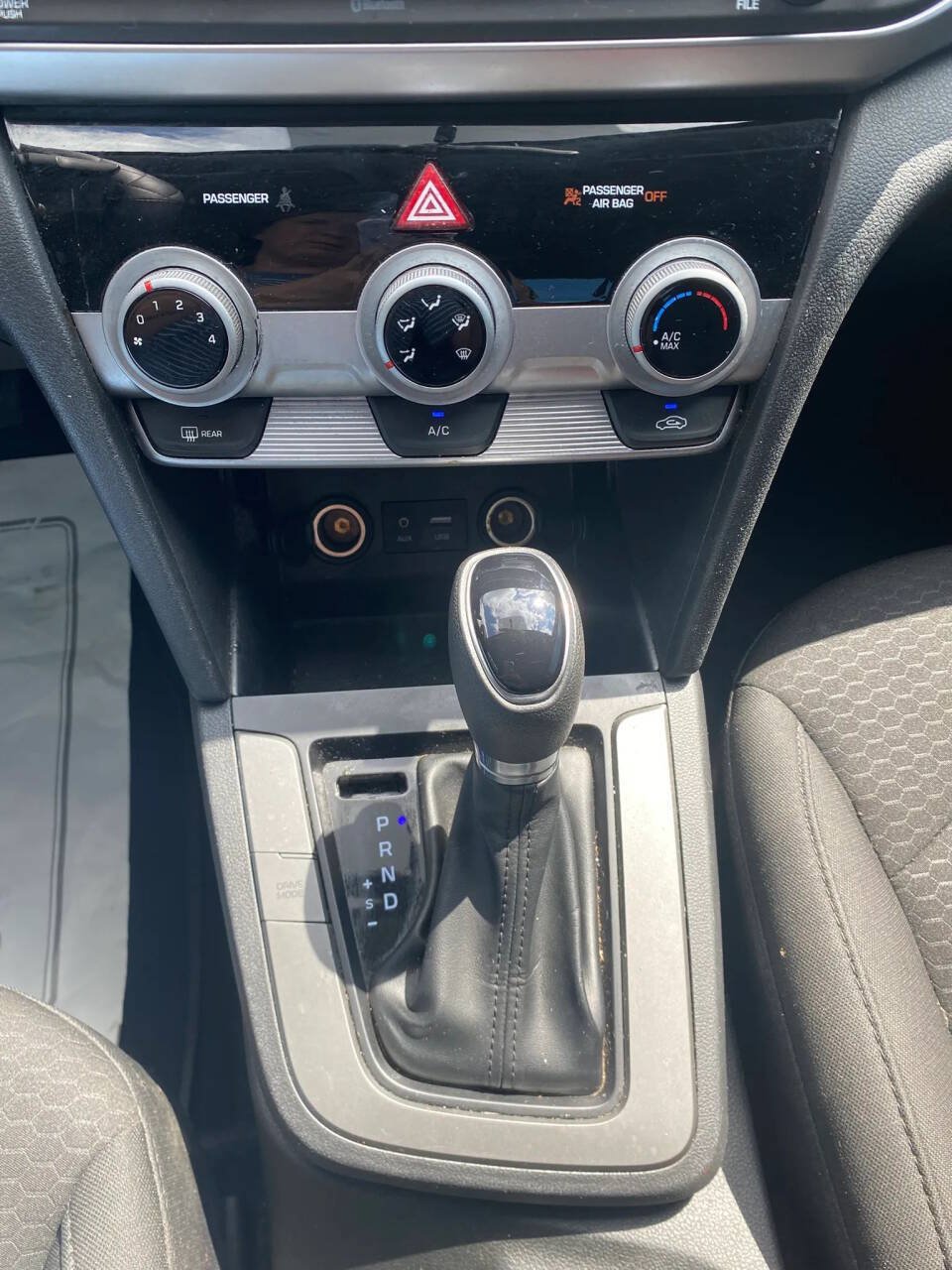 Used 2019 Hyundai Elantra SE w/ Cargo Package FWD image 5