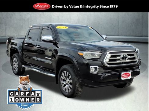 Used 2021 Toyota Tacoma Limited image 1