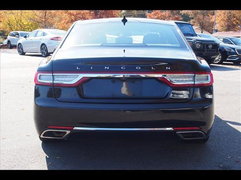 Used 2019 Lincoln Continental Select image 4