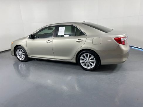 Used 2014 Toyota Camry XLE image 4