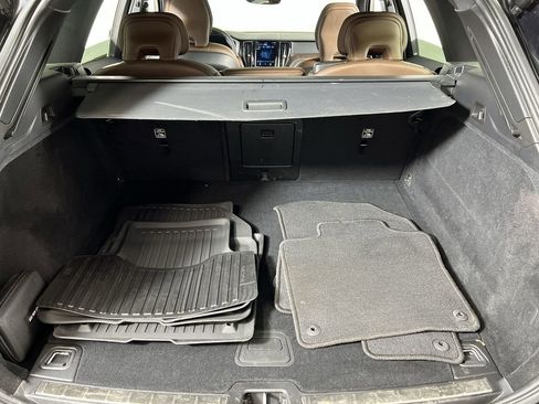 Certified 2023 Volvo XC60 B5 Plus w/ Protection Package Premier image 25