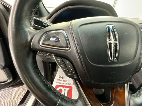 Used 2019 Lincoln MKZ Reserve w/ Luxury Package FWD image 18