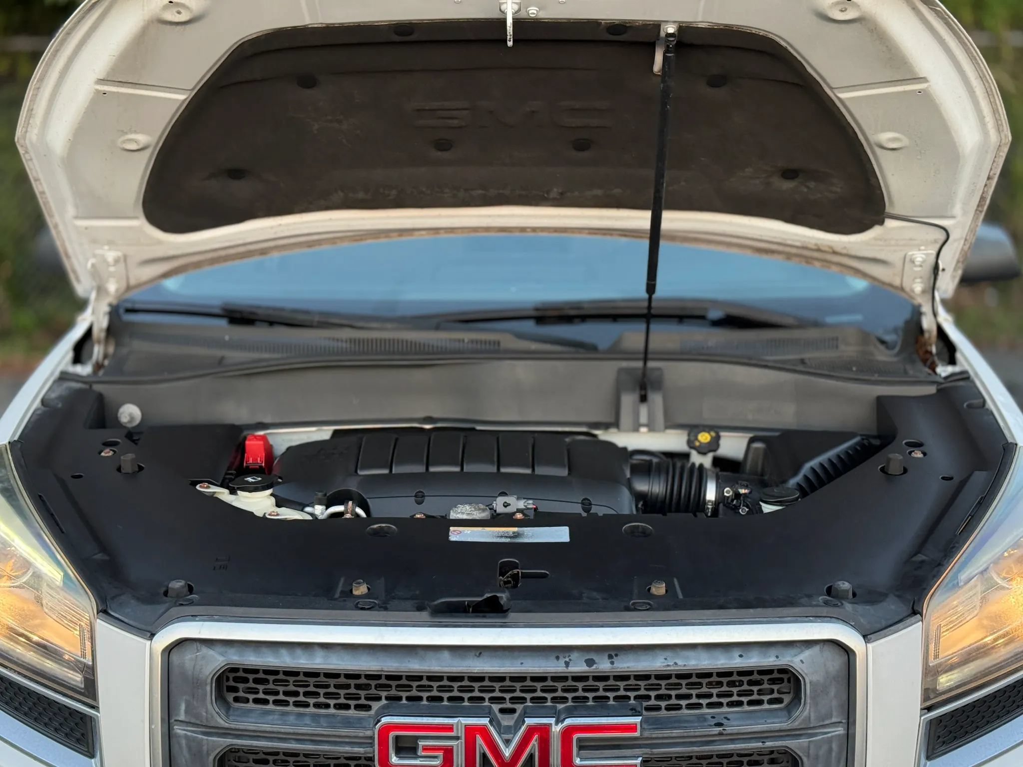 Used 2016 GMC Acadia SLE AWD/4WD image 29