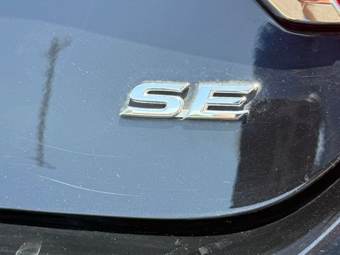 Used 2017 Toyota Camry SE FWD image 19