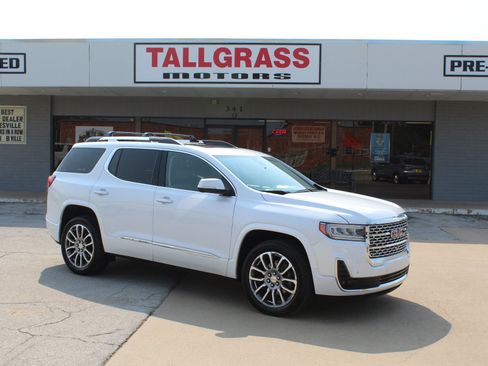 Used 2023 GMC Acadia Denali w/ Denali Technology Package AWD/4WD image 2
