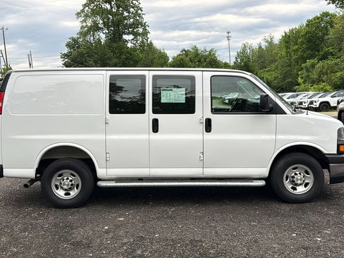 Used 2024 Chevrolet Express 2500 w/ Driver Convenience Package RWD image 5