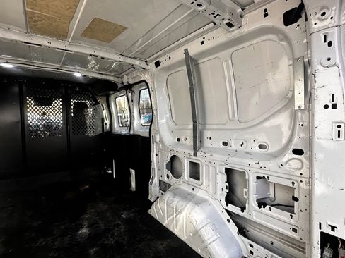 Used 2019 Ford Transit 250 130 Low Roof w/ Exterior Upgrade Package image 23