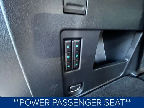 Used 2022 Ford Expedition XLT image 11