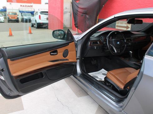 Used 2011 BMW 328i Convertible image 16