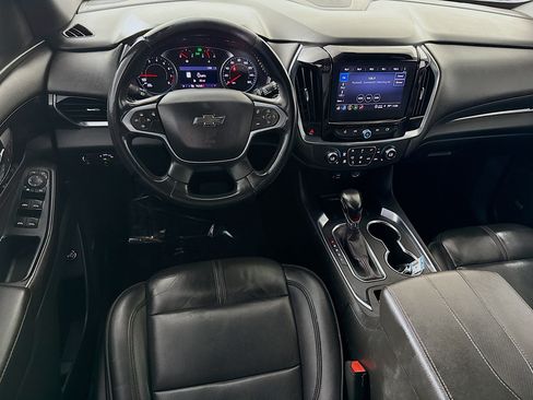 Used 2022 Chevrolet Traverse RS FWD image 17