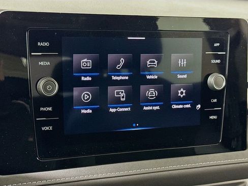 New 2026 Volkswagen Taos SE image 7