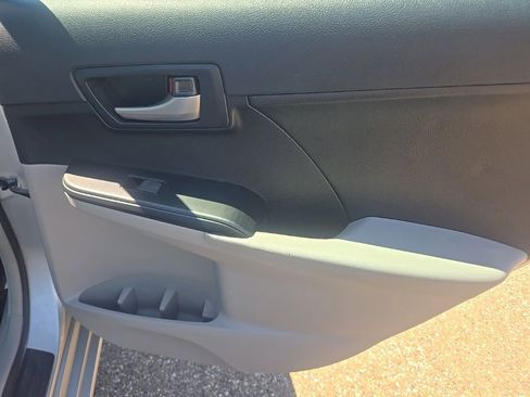 Used 2014 Toyota Camry LE FWD image 22