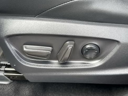 Certified 2025 Subaru Solterra w/ Limited Convenience Package AWD/4WD image 15