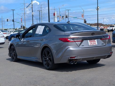 Used 2025 Toyota Camry XSE FWD image 12