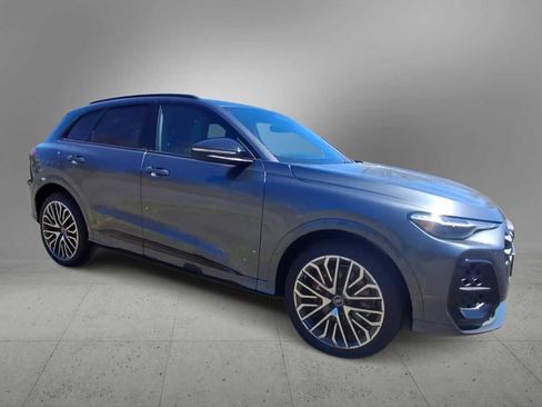 New 2025 Audi SQ5 Premium Plus image 2