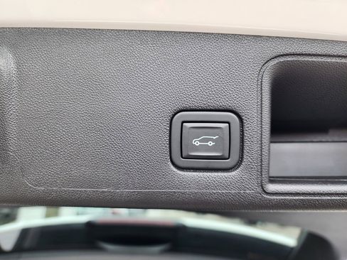 Certified 2023 GMC Terrain SLE w/ Driver Convenience Package image 12