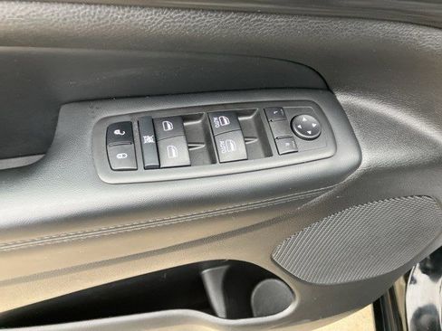 Certified 2022 Jeep Grand Cherokee Laredo X image 10