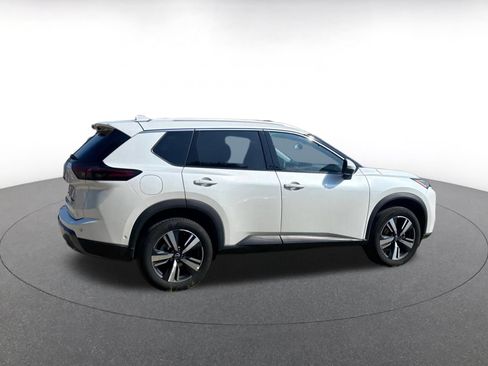 Used 2026 Nissan Rogue SL AWD/4WD image 17