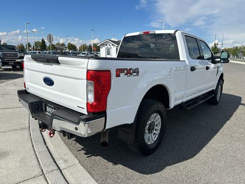 Used 2017 Ford F250 XLT w/ FX4 Off-Road Package AWD/4WD image 21